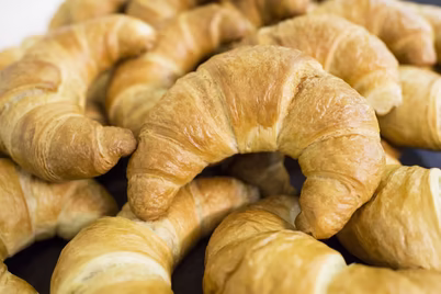 Butter Croissants zum Frühstück 